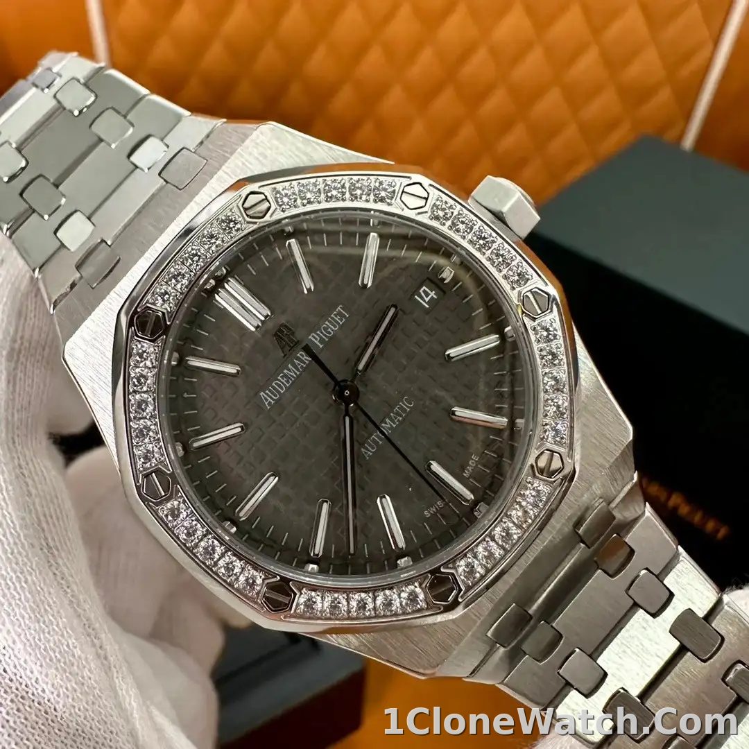 Audemars Piguet Royal Oak Selfwinding Black 15451ST.ZZ.1256ST.01 - detail