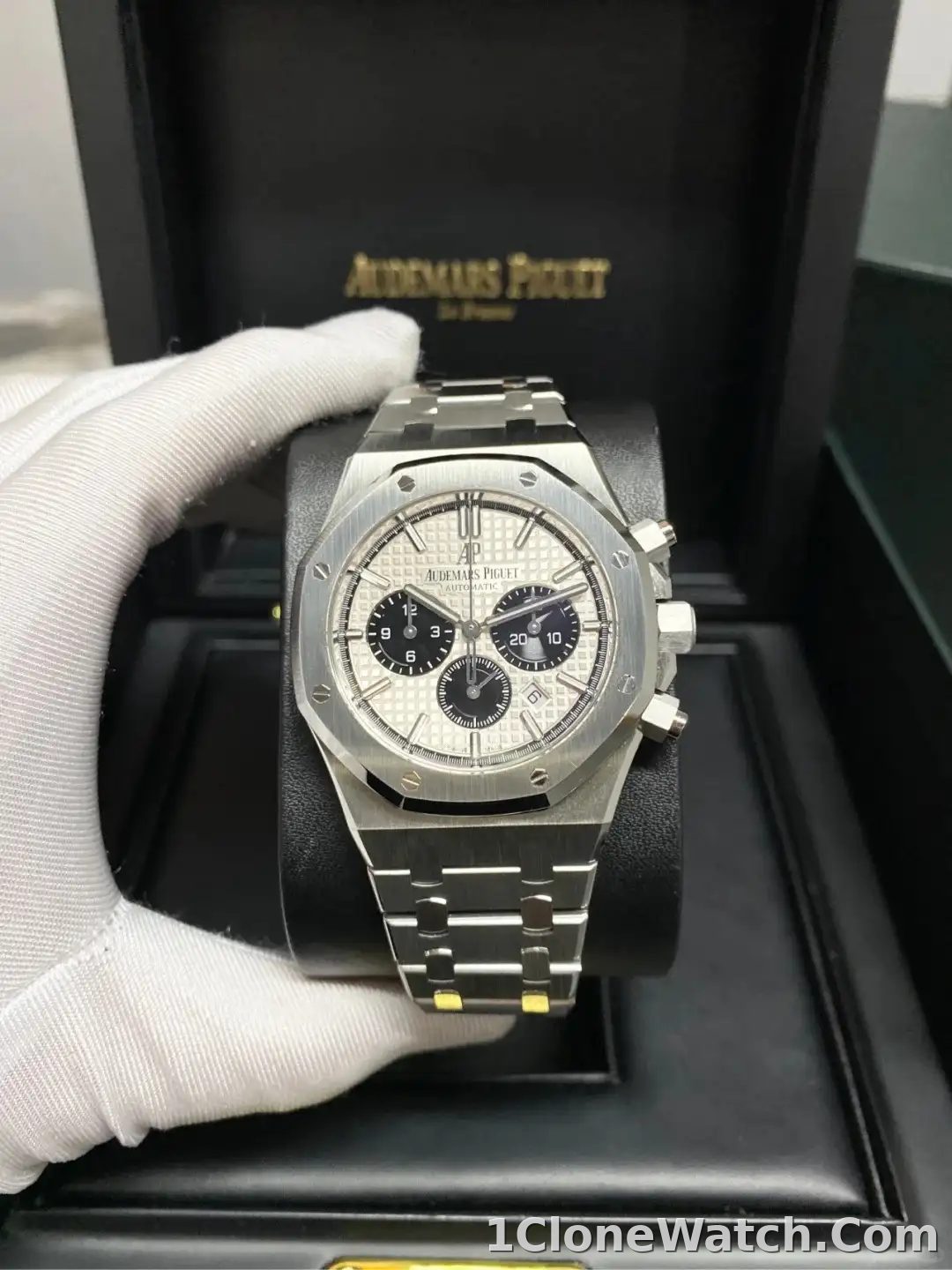 Audemars Piguet Royal Oak Selfwinding Chronograph Silver 26331ST.OO.1220ST.03 - detail
