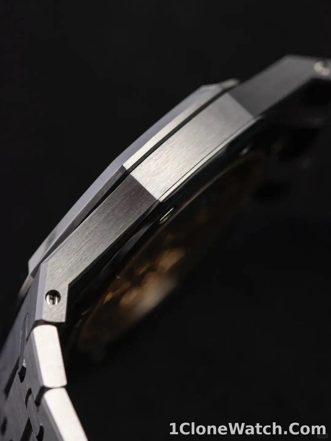 Audemars Piguet Royal Oak Jumbo Extra-Thin Blue 15202ST.OO.1240ST.01 - detail