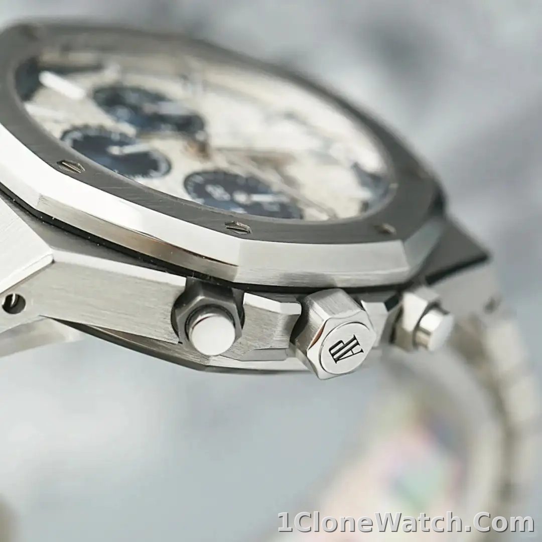 Audemars Piguet Royal Oak Offshore Selfwinding Chronograph Silver 26315ST.OO.1256ST.01 - detail