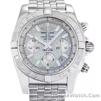 Breitling Chronomat 44 AB0110 - detail