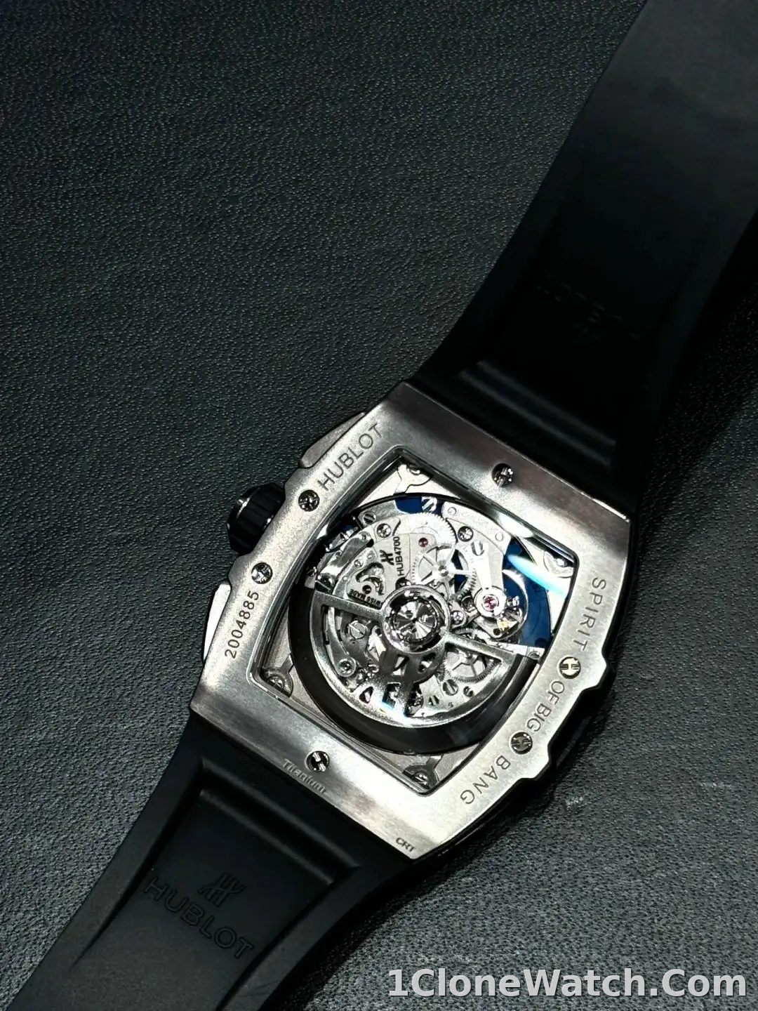 Hublot Spirit Of Big Bang Men Automatic Blue Rubber Watch 641.NX.7170.RX - detail