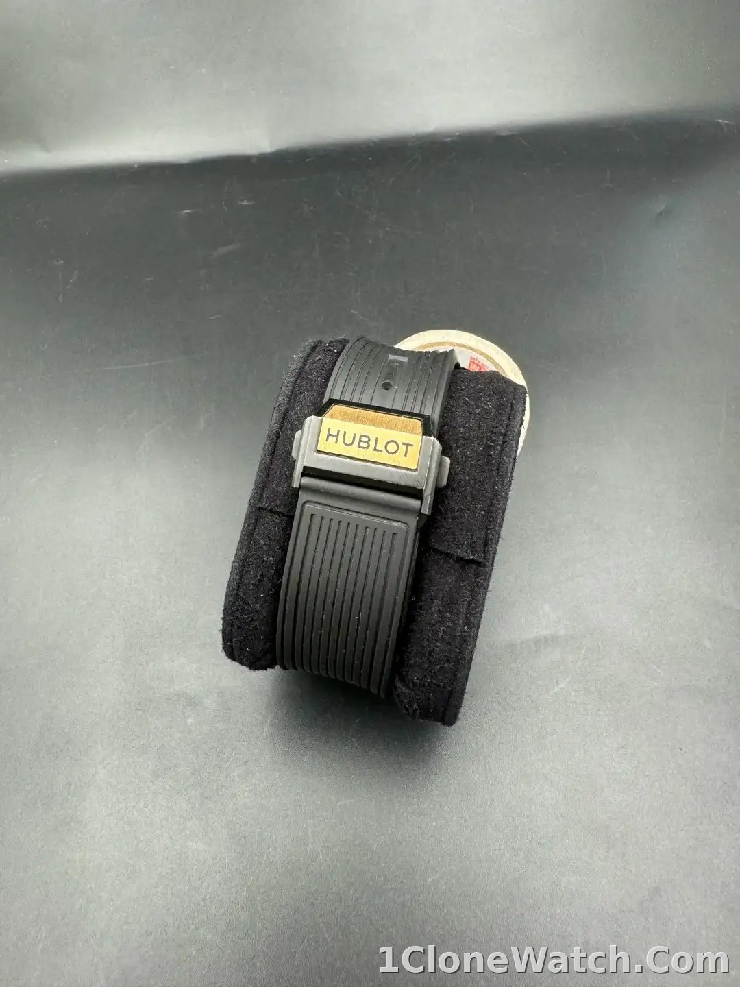 Hublot Spirit Of Big Bang Men Automatic Rubber Watch 642.VX.0130.RX - detail