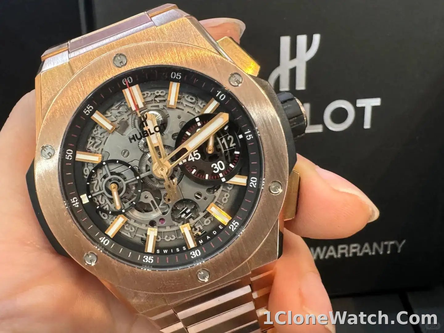Hublot Big Bang Men Automatic Black 18ct Rose Gold Watch 451.OX.1180.OX - detail