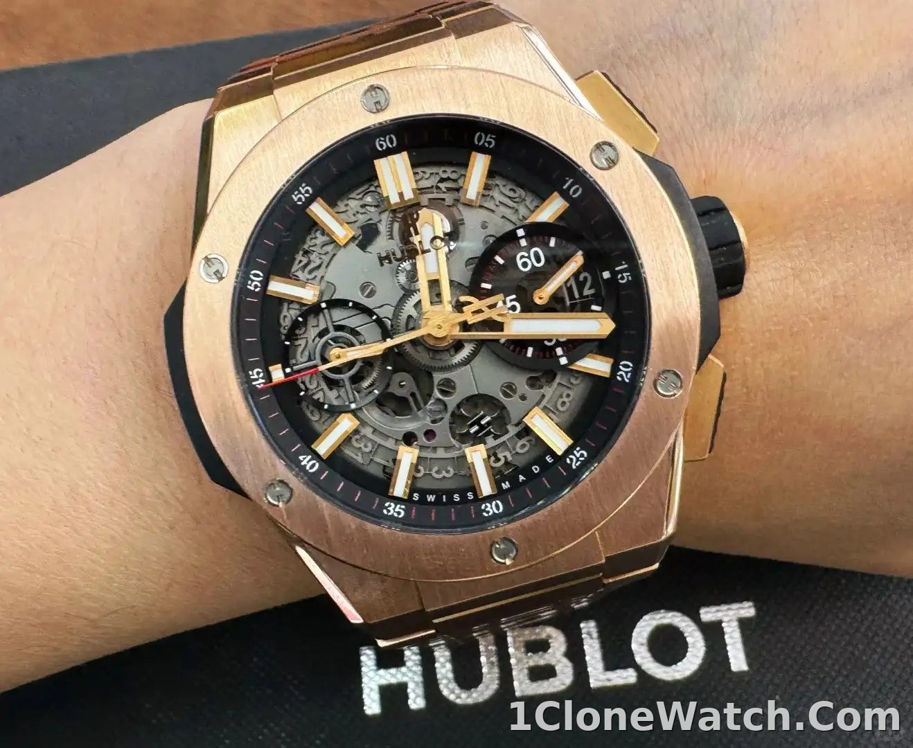 Hublot Big Bang Men Automatic Black 18ct Rose Gold Watch 451.OX.1180.OX - detail