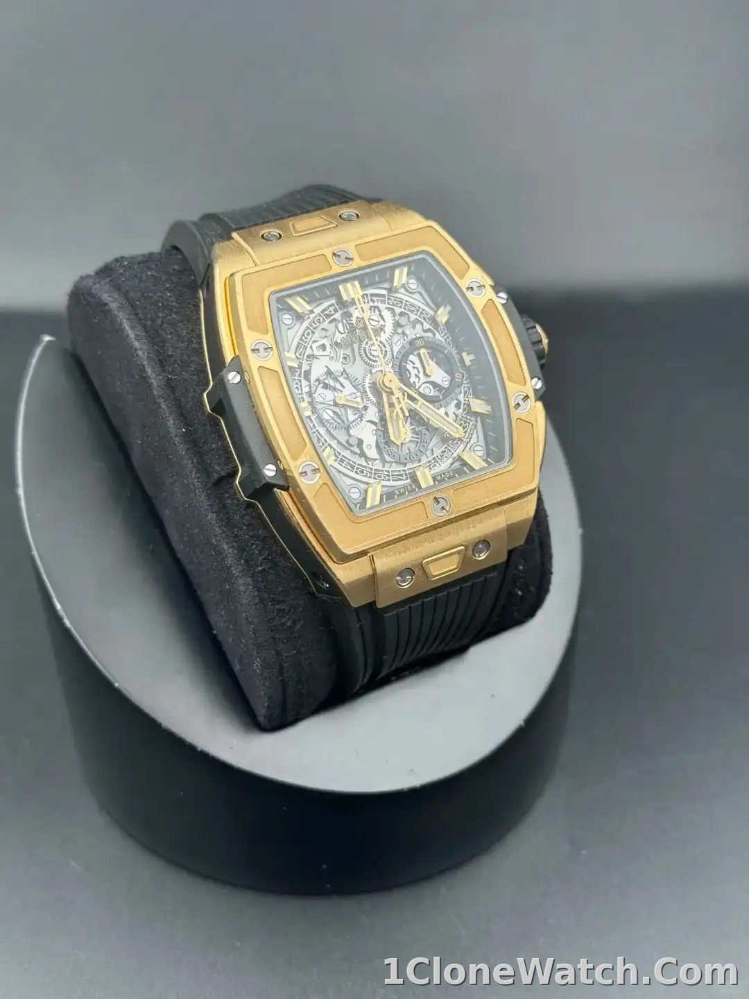 Hublot Spirit Of Big Bang Men Automatic Rubber Watch 642.VX.0130.RX - detail