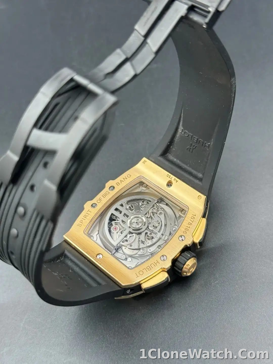 Hublot Spirit Of Big Bang Men Automatic Rubber Watch 642.VX.0130.RX - detail