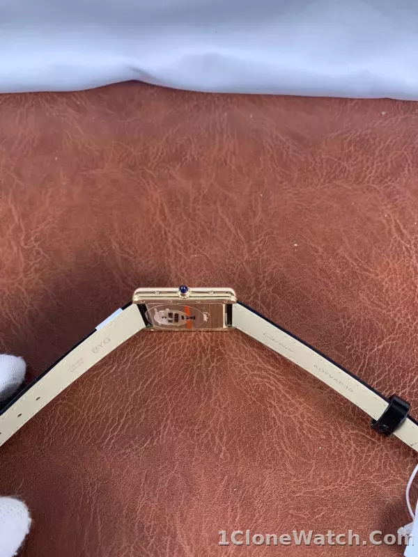 Cartier Tank Louis W1529756 Gold - detail