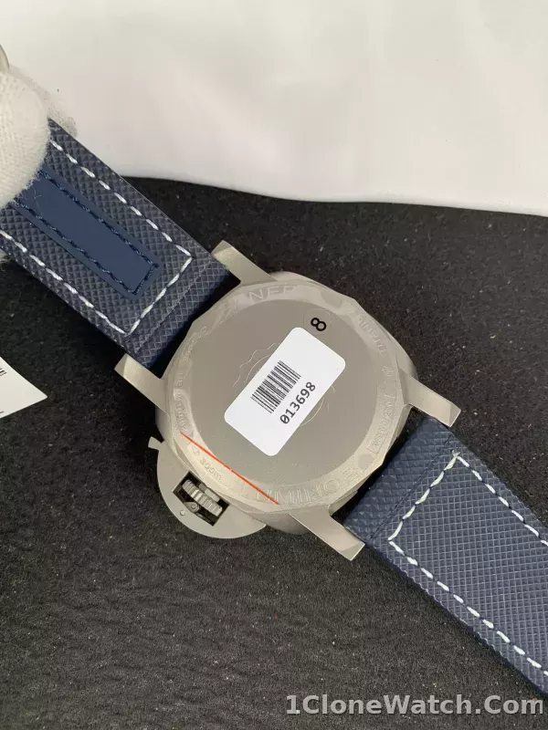 Panerai Luminor PAM01117 - detail