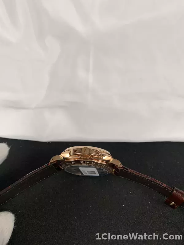 Panerai Luminor Due Pam1042 - detail