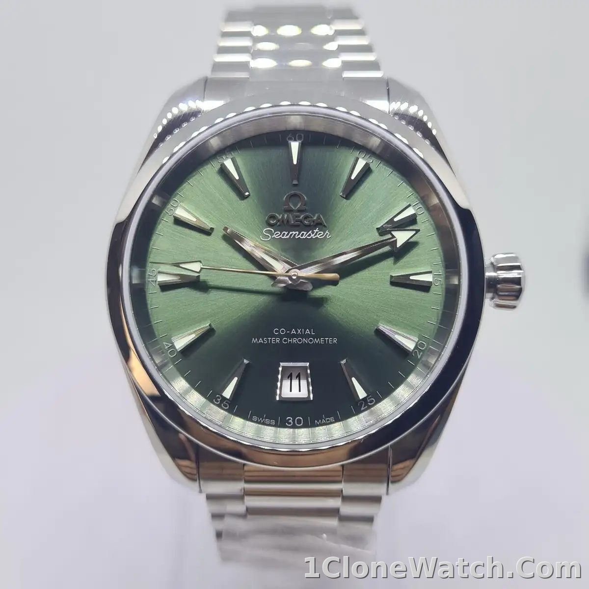 Omega Aquaterra Unisex Automatic Green Stainless Steel Watch O22010382010002 - detail