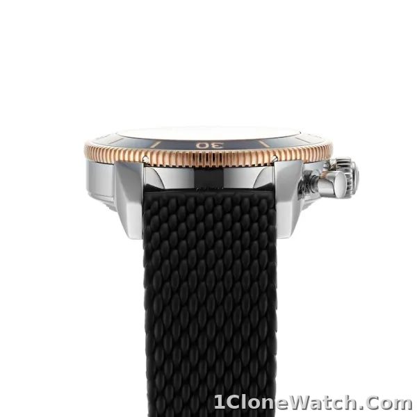 Breitling Superocean Heritage Men Automatic Black Rubber Watch U13313121B1S1 - detail