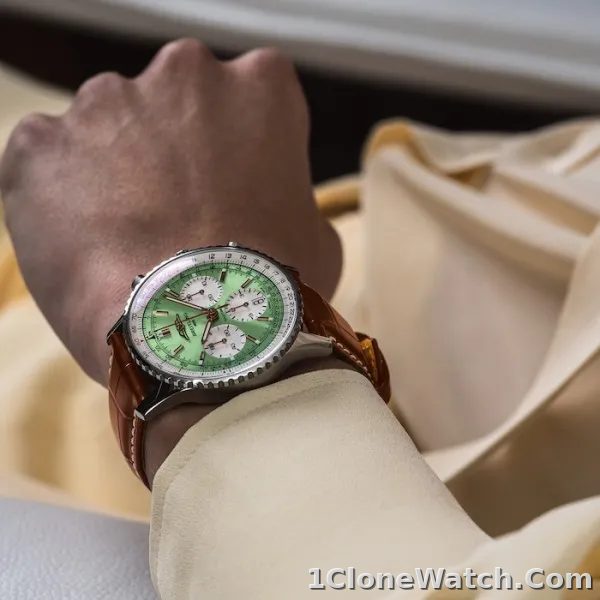 Breitling Navitimer Men Automatic Mint Alligator Watch AB0139211L1P1 - detail