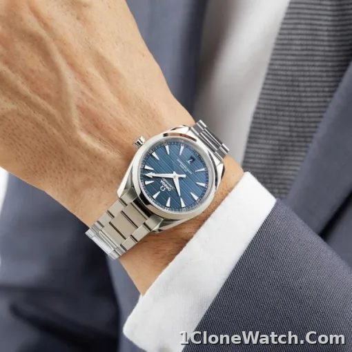 Omega Seamaster Aqua Terra Men Automatic Blue Stainless Steel Watch O22010382003001 - detail