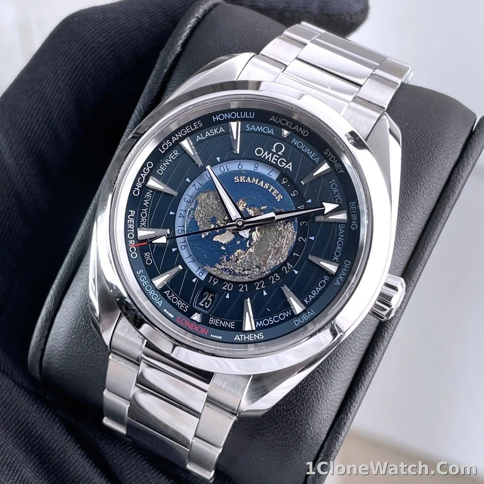 Omega Seamaster Aqua Terra Men Automatic Blue Stainless Steel Watch O22010432203001 - detail