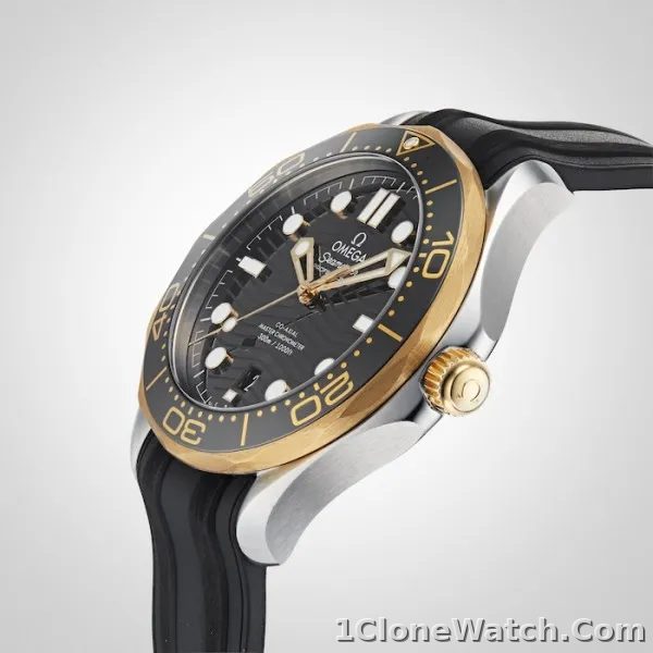 Omega Seamaster Men Automatic Black Rubber Watch O21022422001001 - detail