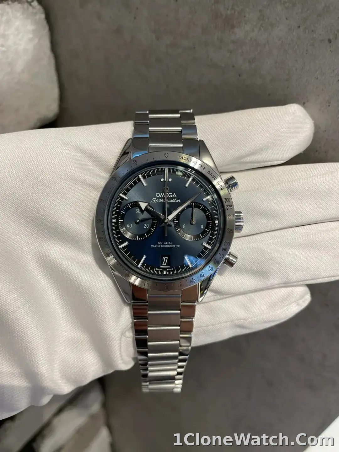 Omega Speedmaster Men Automatic Blue Stainless Steel Watch O33210415103001 - detail