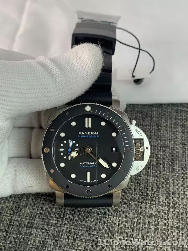 Panerai Luminor Submersible 3 Days Automatic Acciaio 42mm PAM00683