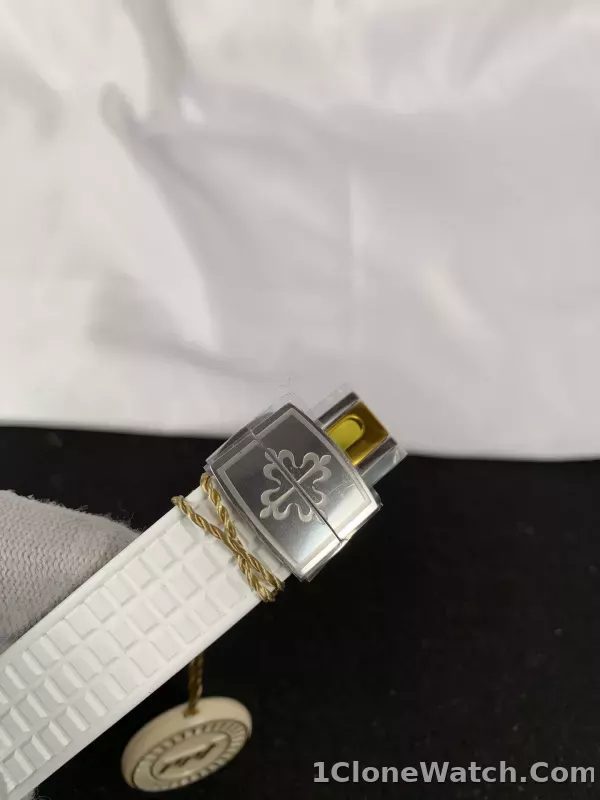Patek Philippe Aquanaut 5267/200A - detail