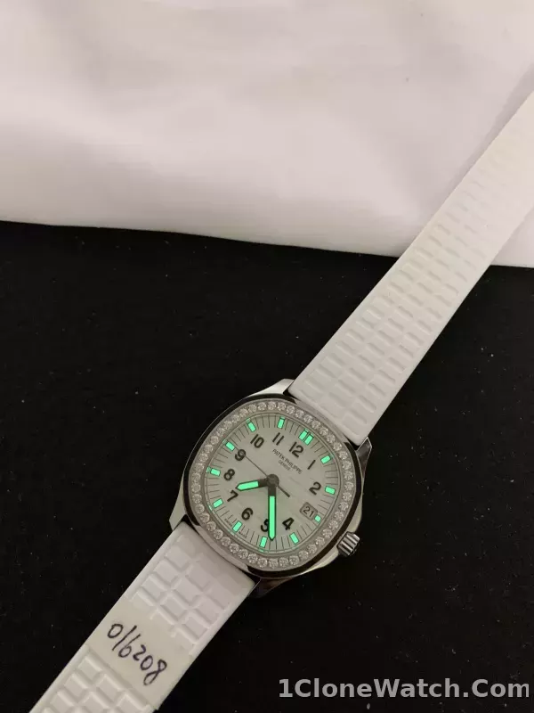 Patek Philippe Aquanaut 5267/200A - detail