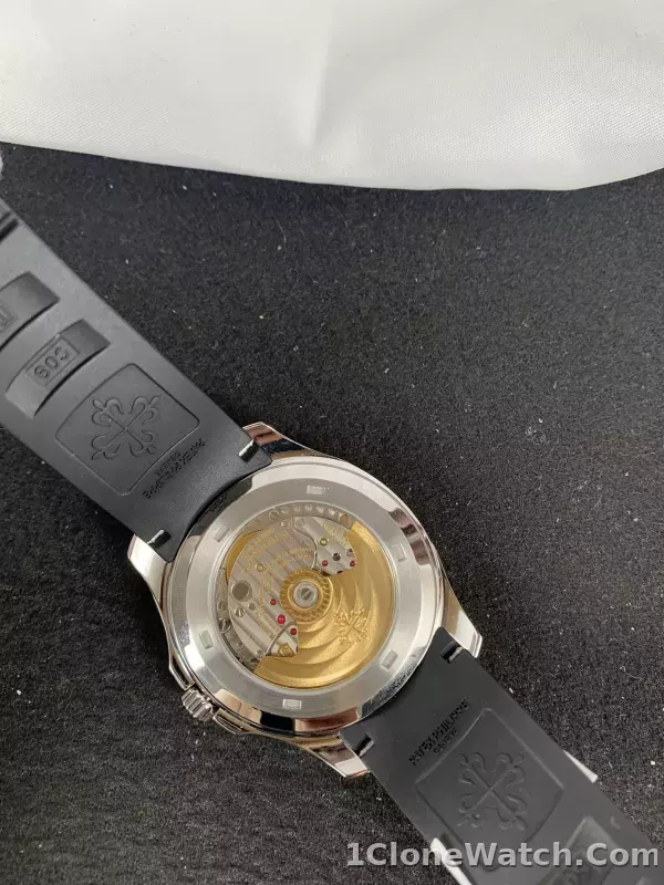 Patek Philippe Aquanaut 5167A-001 - detail