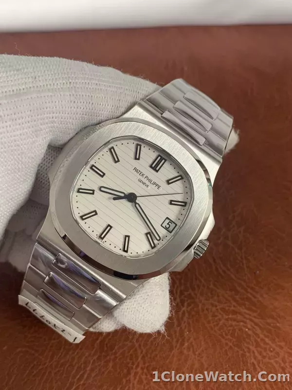 Patek Philippe Nautilus 5711/1A-011 - detail