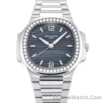 Patek Philippe Nautilus 4700/1 - detail