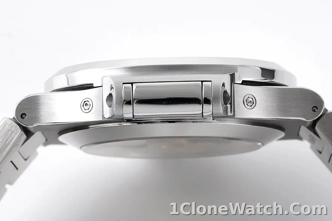 Patek Philippe Nautilus Silver Annual Calendar - detail