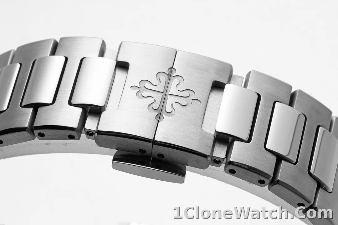 Patek Philippe Blue Nautilus Ladies Watch - detail