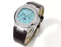 Patek Philippe Nautilus Blue Perpetual Calendar - view 4