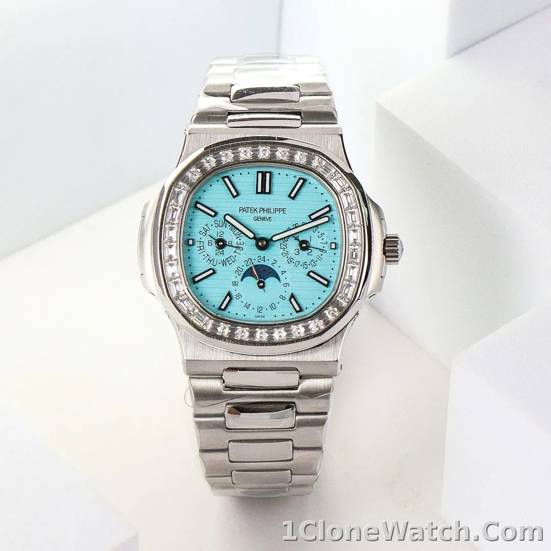 Patek Philippe Blue Nautilus Watch 5740/1G - detail