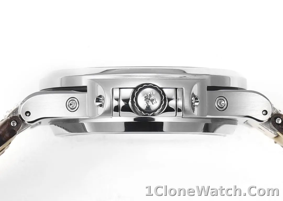 Patek Philippe Green Nautilus Watch - detail