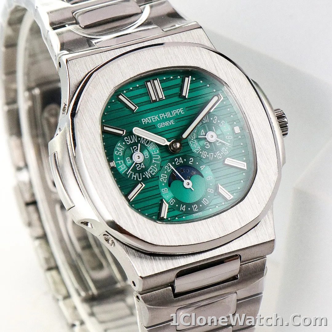 Patek Philippe Nautilus Green Perpetual Calendar - detail