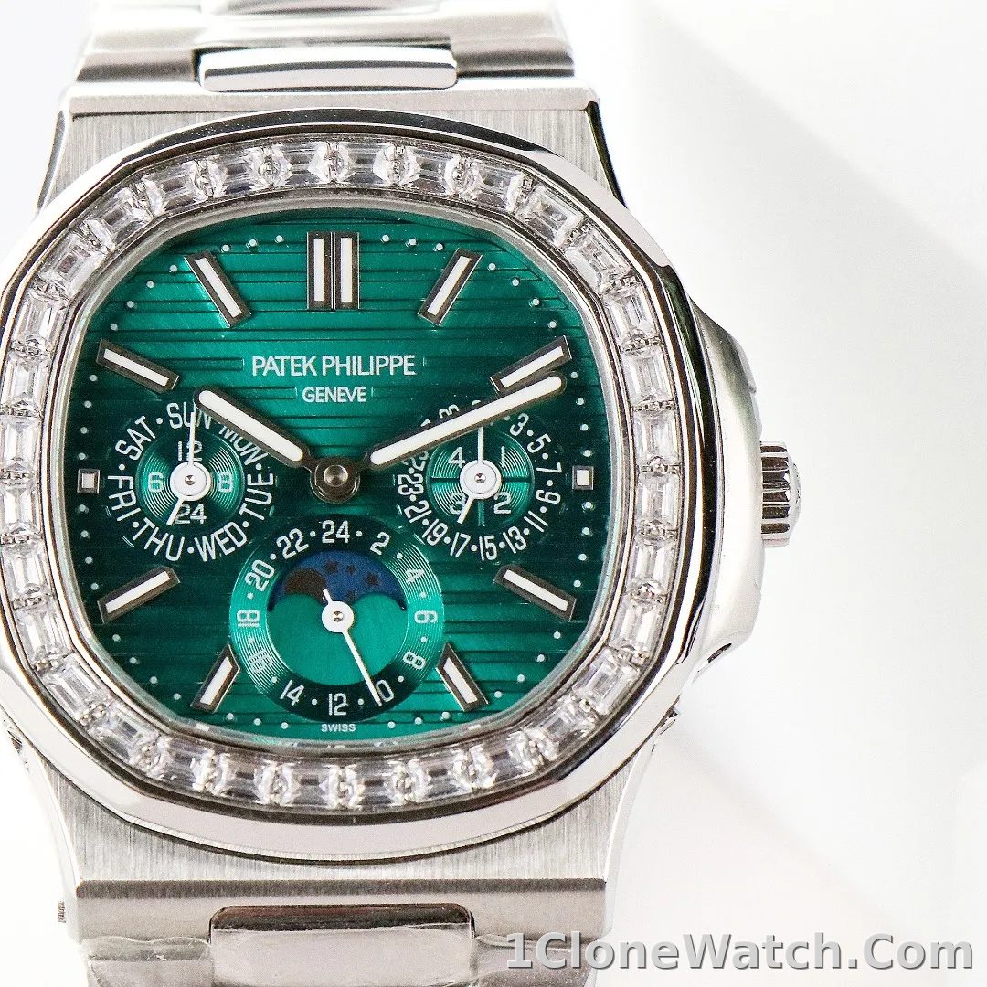 Patek Philippe Nautilus Green Perpetual Calendar - detail