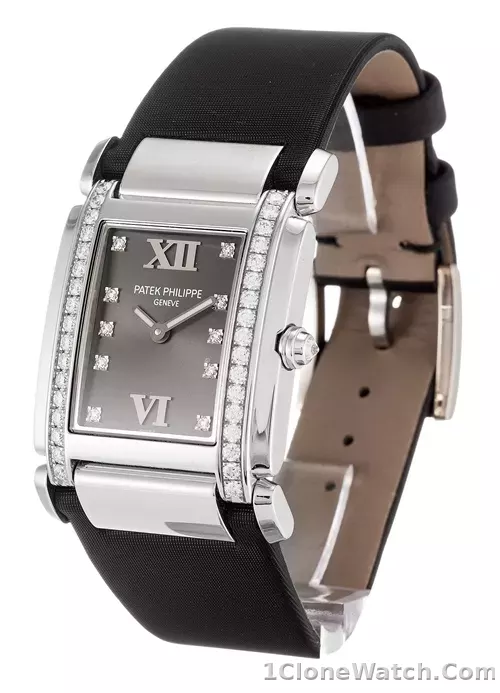 Patek Philippe Twenty-4 4920G - detail