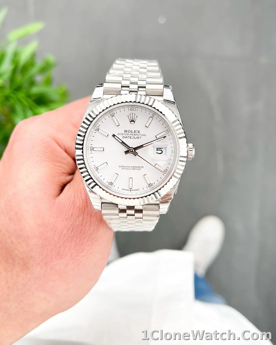 Rolex Datejust 41mm White Dial 126334 Jubilee Flutted - detail