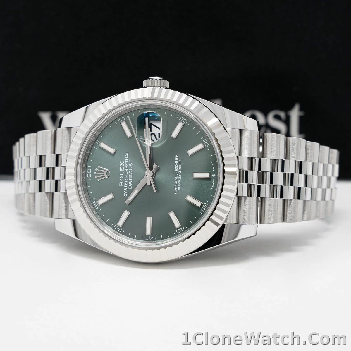 Rolex Datejust 41mm Green Dial 126334 Jubilee - detail