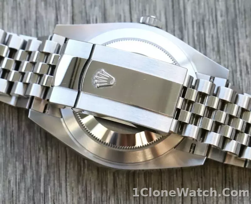 Superclone Rolex Datejust 41mm Rhodium Dial 126334  Wimbledon  Flutted / Jubilee - detail