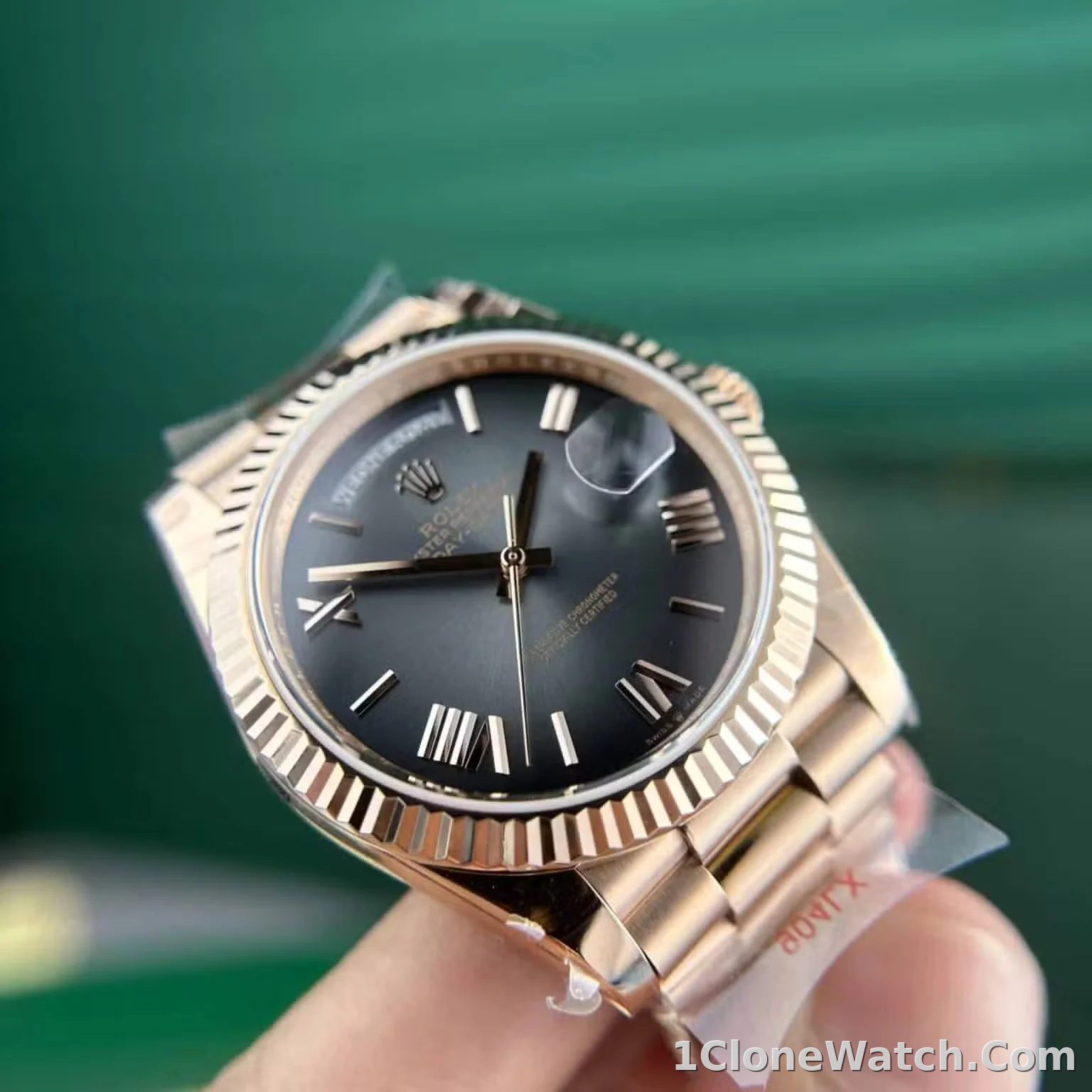 Superclone Rolex Day-Date 40 mm Slate Ombre Dial 228235 - detail
