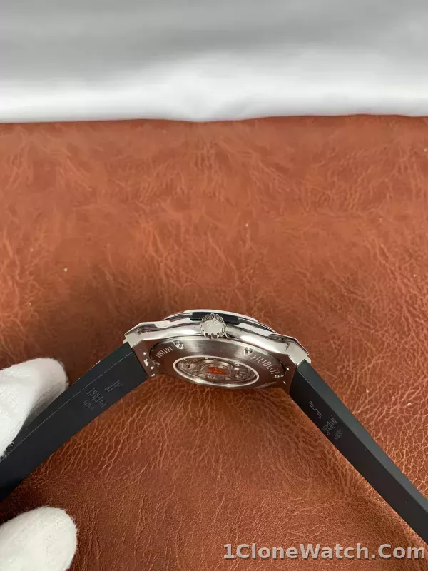 Hublot Classic Fusion 45 511.NX.1171.RX - detail