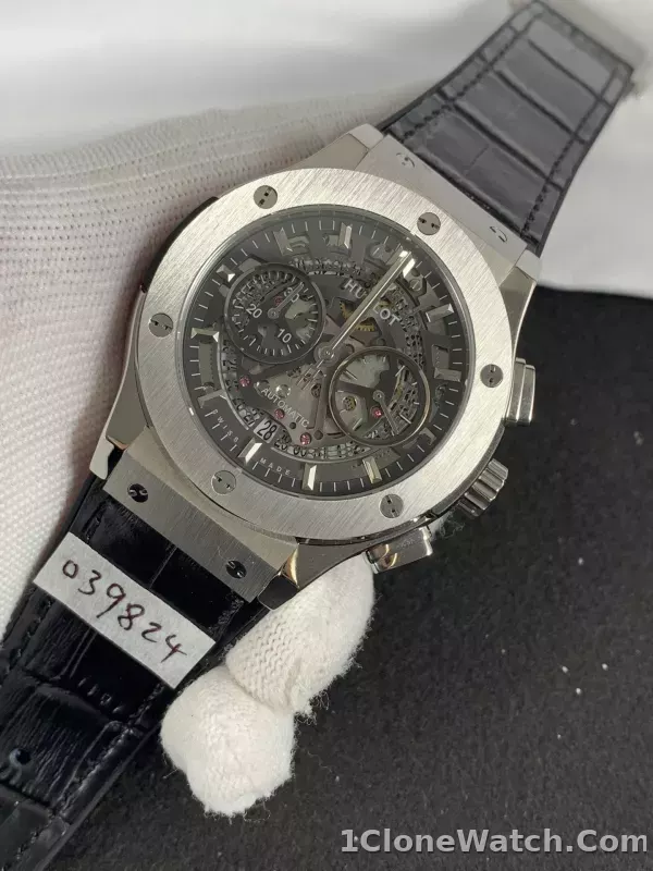 Hublot Classic Fusion Aerofusion Titanium 525.NX.0170.LR - detail