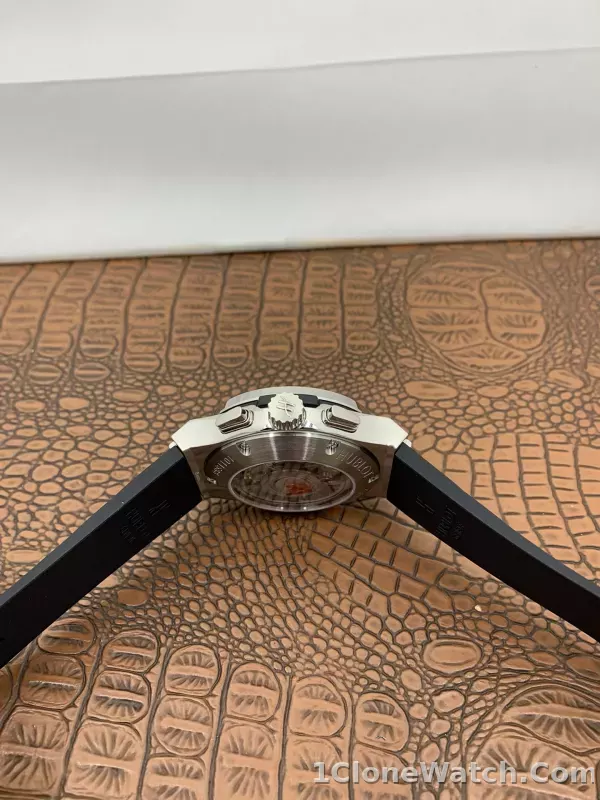 Hublot Fusion Chronograph 45mm 521.NX.7071.RX - detail