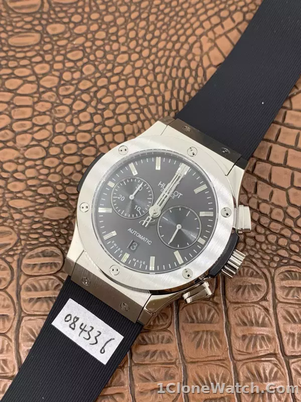 Hublot Fusion Chronograph 45mm 521.NX.7071.RX - detail