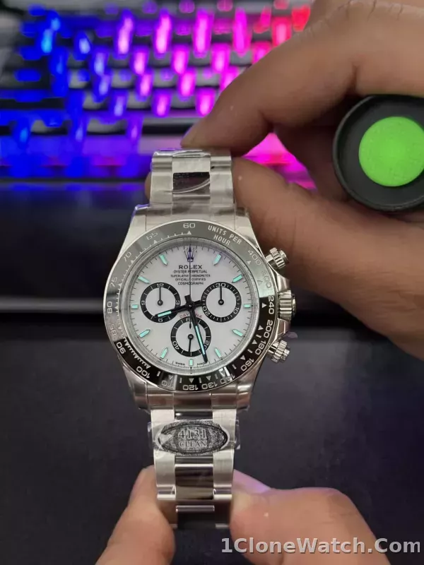 Superclone Rolex Daytona  Panda  40 mm White Dial 126500LN - detail