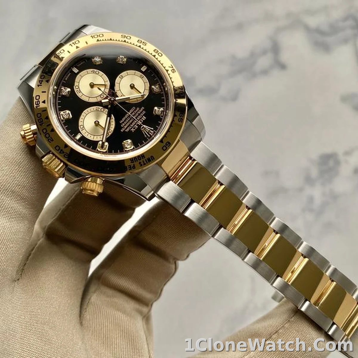 Superclone Rolex Daytona Black Diamond Dial 126503 - detail