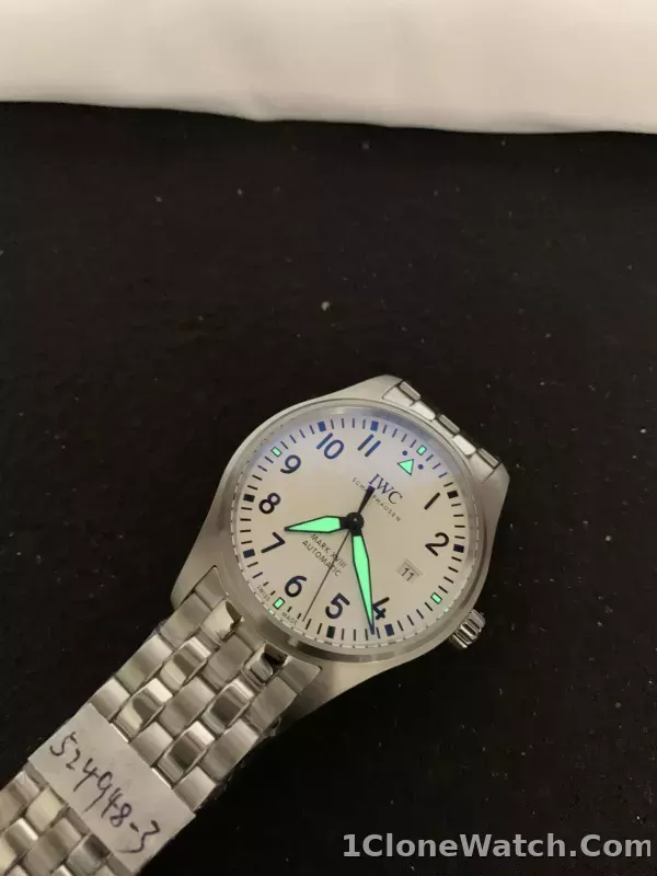 IWC Pilot Mark XVIII IW324006 - detail