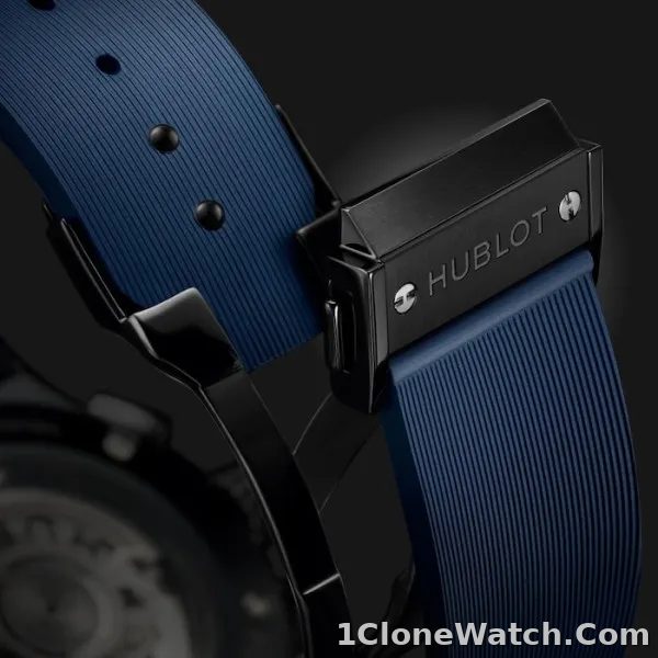 Hublot Classic Fusion Men Automatic Blue Rubber Watch 521.CM.7170.RX - detail