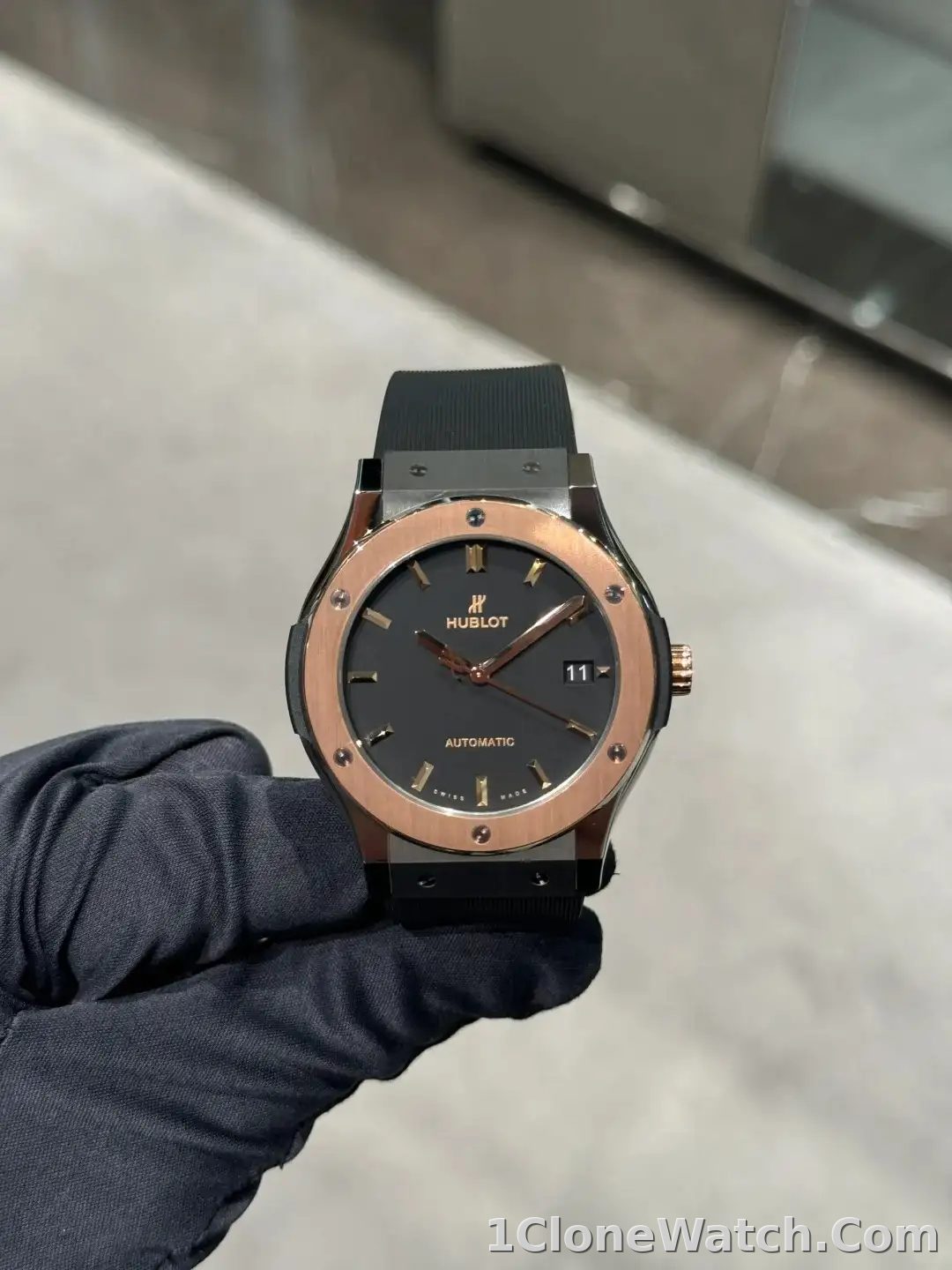 Hublot Classic Fusion Men Automatic Black Rubber Watch 511.NO.1181.RX - detail