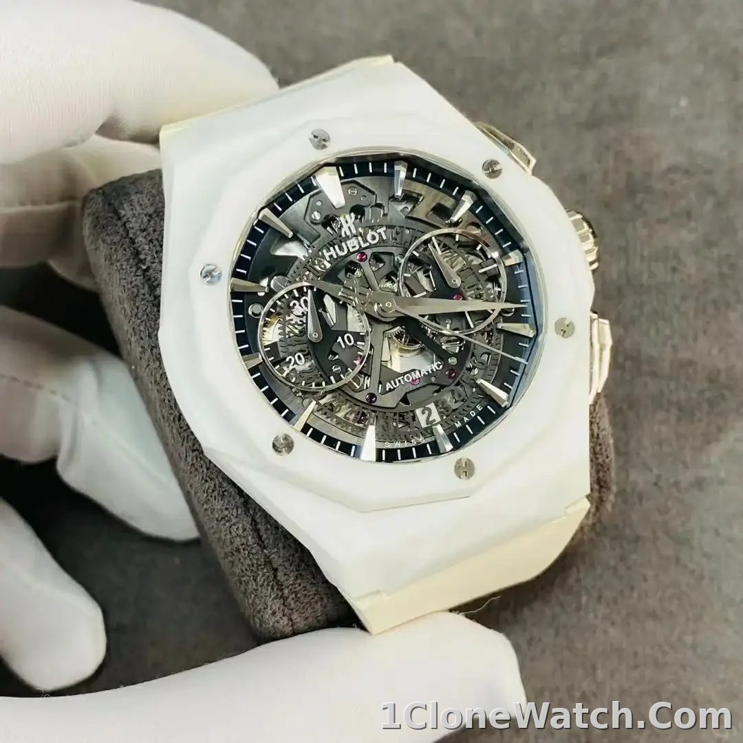 Hublot Classic Fusion Men Automatic Black Rubber Watch 525.HI.0170.RW.ORL21 - detail