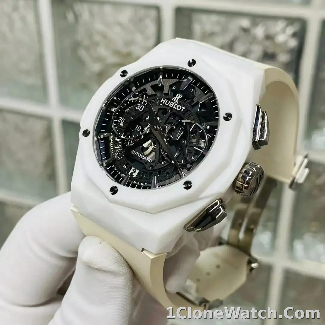 Hublot Classic Fusion Men Automatic Black Rubber Watch 525.HI.0170.RW.ORL21 - detail